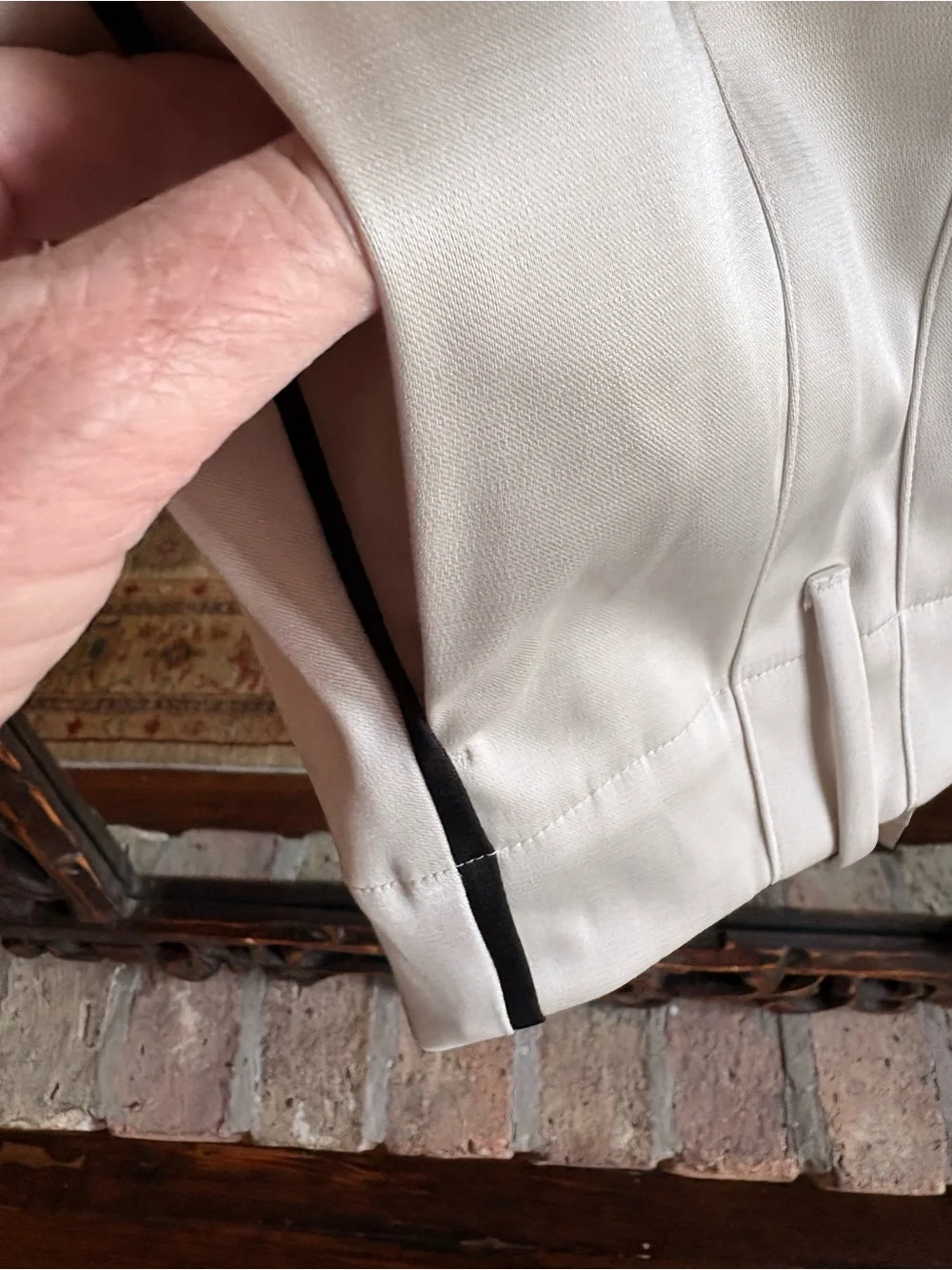 NWT Banana Republic cream pleated, high-waisted, dress pants with black trim